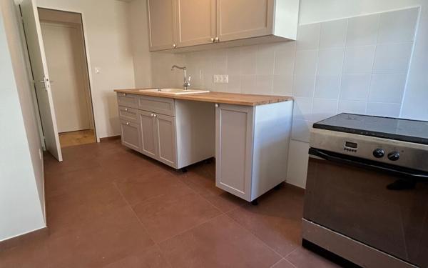 Appartement à louer    4 pièces • 76 m2 Batz-sur-Mer