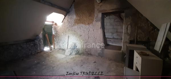 Maison authetique à vendre 4 pièces PONCE SUR LE LOIR (72) terrain 537m²