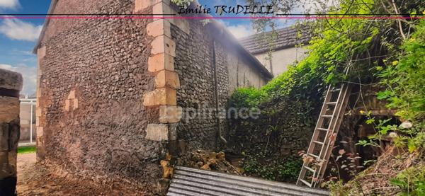 Maison authetique à vendre 4 pièces PONCE SUR LE LOIR (72) terrain 537m²