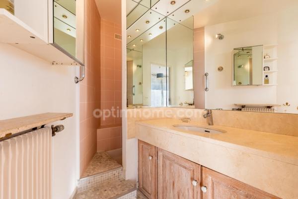 Appartement 6 pièces 124 m² - Dernier étage - 80 m² terrasses - Cave - Parking - Piscine - Tennis - Parc - Tram Ligne 5