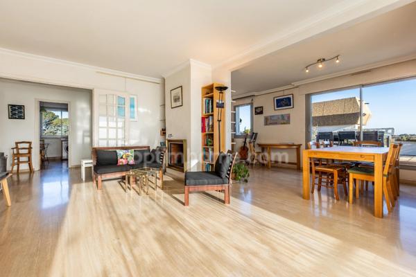Appartement 6 pièces 124 m² - Dernier étage - 80 m² terrasses - Cave - Parking - Piscine - Tennis - Parc - Tram Ligne 5