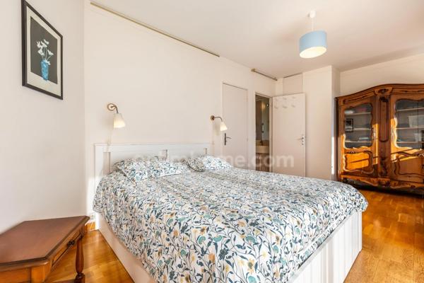 Appartement 6 pièces 124 m² - Dernier étage - 80 m² terrasses - Cave - Parking - Piscine - Tennis - Parc - Tram Ligne 5