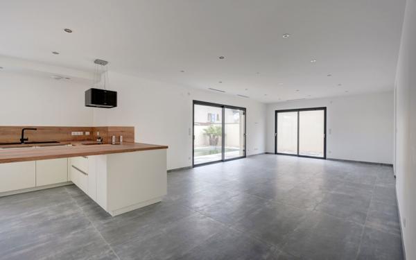 Maison à vendre    4 pièces •  Saint-Maurice-l'Exil