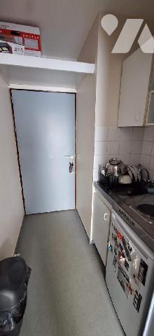 RENNES, T1 - Longchamps

Au 1er étage d'un immeuble de 1994, studio de 18 m² env. comprenant en...