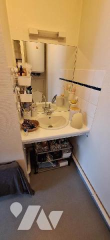 RENNES, T1 - Longchamps

Au 1er étage d'un immeuble de 1994, studio de 18 m² env. comprenant en...