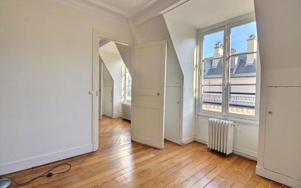 Appartement à vendre    2 pièces • 52,40 m2 Paris 6