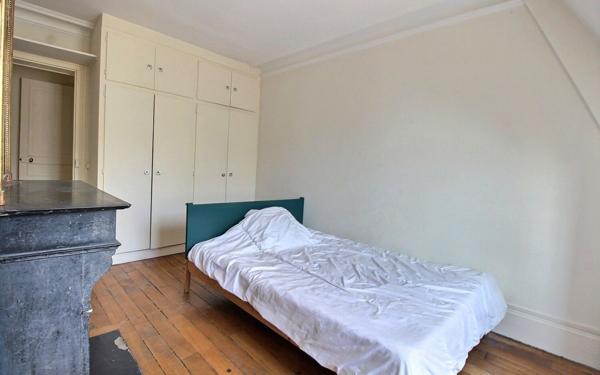 Appartement à vendre    2 pièces • 52,40 m2 Paris 6