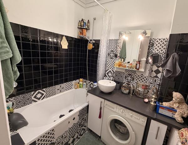 Paris (75010) Appartement 2 pièces