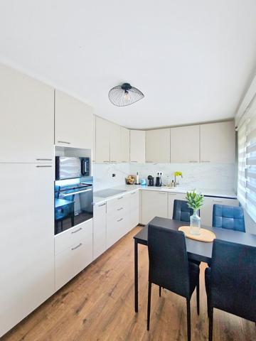 Maison individuelle spacieuse avec 3 garages, terrasse et jardin aux portes des frontières !