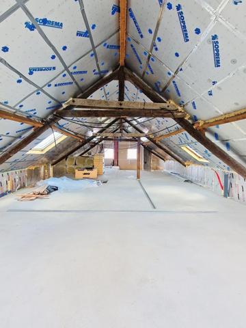 Maison individuelle spacieuse avec 3 garages, terrasse et jardin aux portes des frontières !