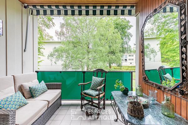 Grand appartement rénové dans résidence recherchée à proximité immédiate de Chantilly