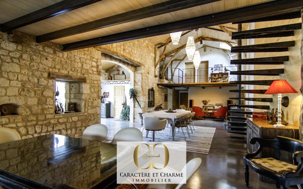 Cahors (46000) Proche Cahors: Mas Occitan restauré avec 2 gîtes - Prestige