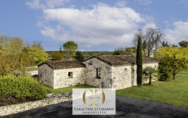Cahors (46000) Proche Cahors: Mas Occitan restauré avec 2 gîtes - Prestige