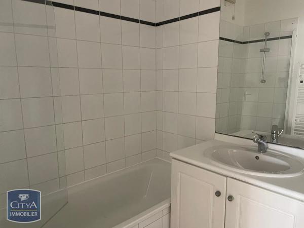 Appartement à louer 3 pièces 67.01m² Villeurbanne (69100)