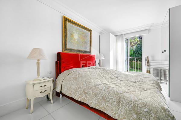 Sèvres Brancas - Appartement 4 pièces rénové, terrasse plein sud 15 m² - Résidence verdoyante