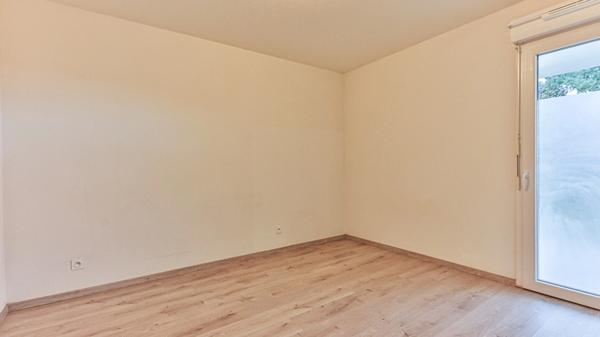 Appartement T2 avec terrasse et jardin – Bourg du Château