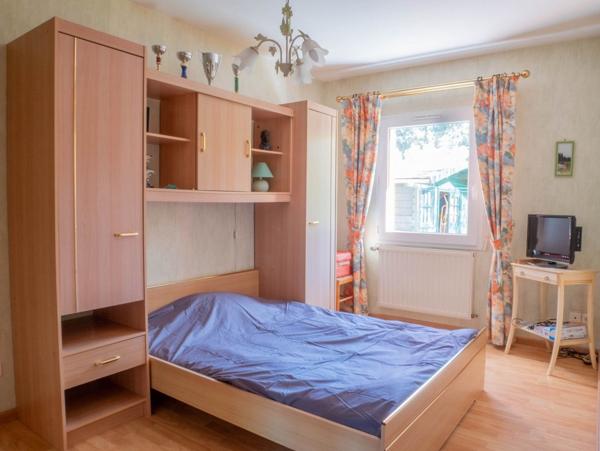 Maison Les Sables d'Olonne Les Plesses 152.54 m² hab 5 chambres jardin proche écoles et commerces