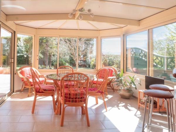 Maison Les Sables d'Olonne Les Plesses 152.54 m² hab 5 chambres jardin proche écoles et commerces