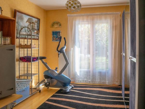 Maison Les Sables d'Olonne Les Plesses 152.54 m² hab 5 chambres jardin proche écoles et commerces