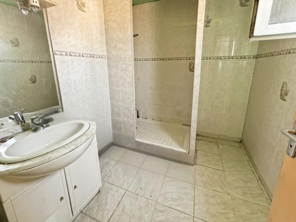 Maison 5 pièces de 104 m²  / Quartier pincinades ?