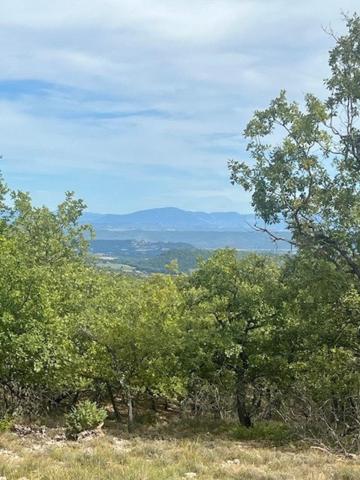 Rare à la vente, terrain de loisir de près de 6 hectares