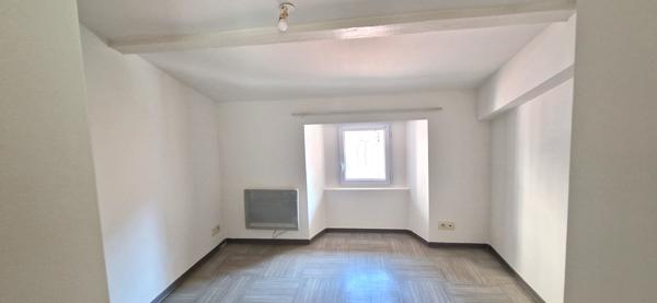 Lorgues (83510) Dans le village, appartement 4 pièces , 3 chambres