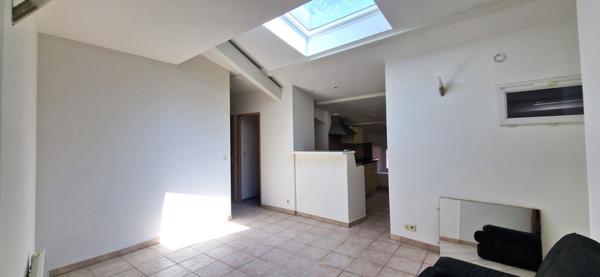 Lorgues (83510) Dans le village, appartement 4 pièces , 3 chambres