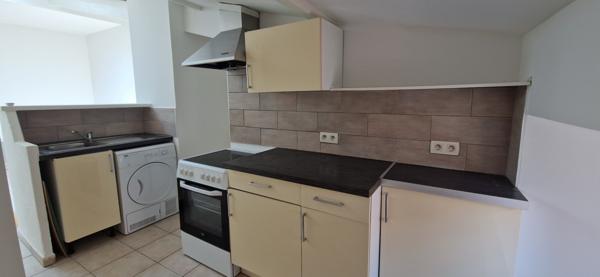 Lorgues (83510) Dans le village, appartement 4 pièces , 3 chambres