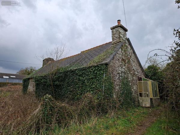 Maison à restaurer à vendre à Maël-Carhaix dans les Côtes-d'Armor (22340), ref : 22075-MA01604
