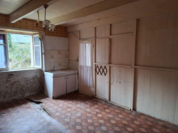 Maison à restaurer à vendre à Maël-Carhaix dans les Côtes-d'Armor (22340), ref : 22075-MA01604