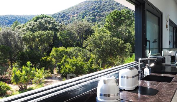 Villa contemporaine d’architecte 200 m2, vue mer panoramique