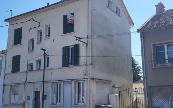 Immeuble à vendre    12 pièces • 255 m2 Vitry-le-François