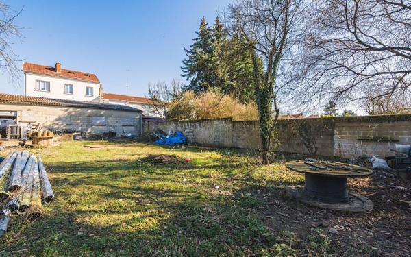 Immeuble à vendre    12 pièces • 255 m2 Vitry-le-François