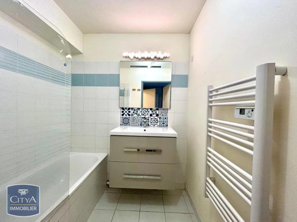 Appartement à louer 3 pièces 64.55m² Castres (81100)