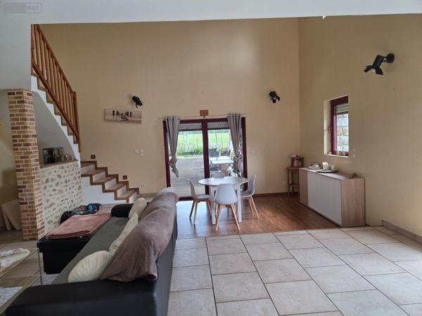 Propriete à vendre à Hambers en Mayenne (53160), ref : 53075/FC3