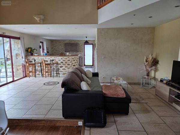 Propriete à vendre à Hambers en Mayenne (53160), ref : 53075/FC3