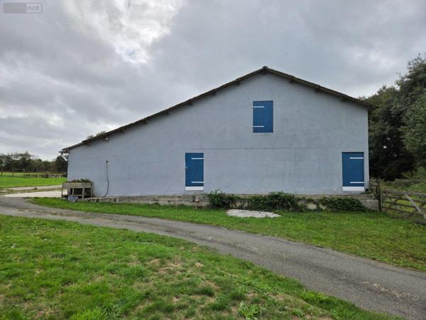 Propriete à vendre à Hambers en Mayenne (53160), ref : 53075/FC3