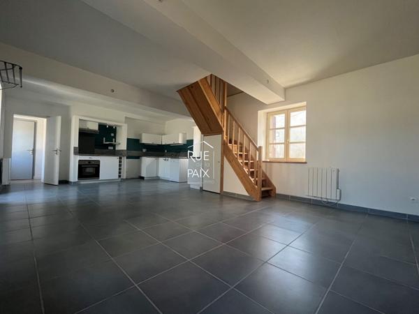 86140 LENCLOITRE Maison Lencloitre 3 pièce(s) 91.25 m2