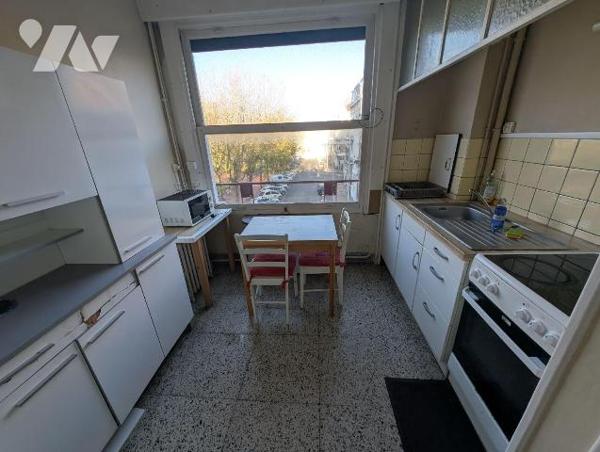 Venez découvrir en exclusivité chez votre ce Notaire, Au second étage d'une petite copropriété,...