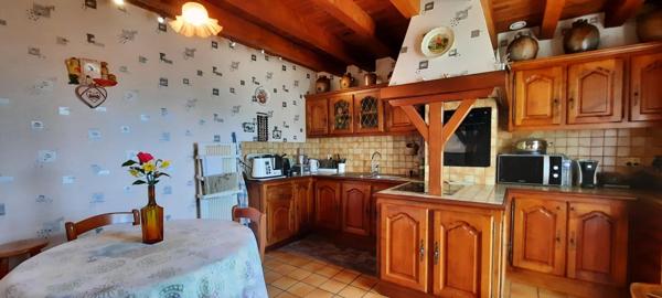 Maison à THIVIERS, 24800 - 6 pièces 219m²