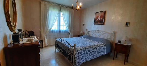 Maison à THIVIERS, 24800 - 6 pièces 219m²