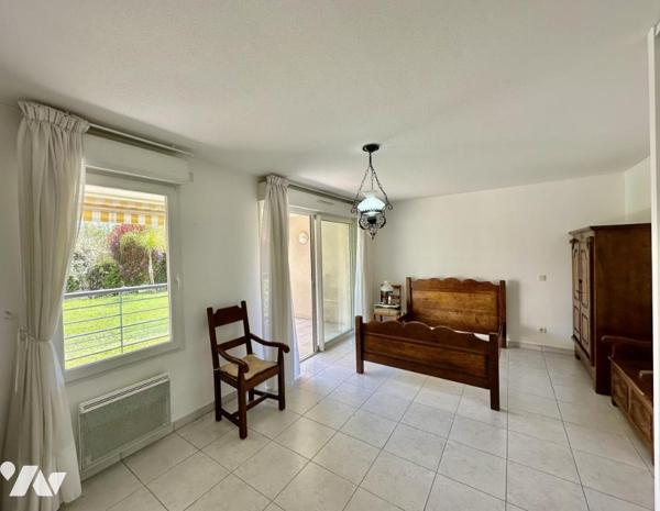 GRASSE - RESIDENCE LES SENIORALES - DUPLEX DE 84M² AU CALME ABSOLU