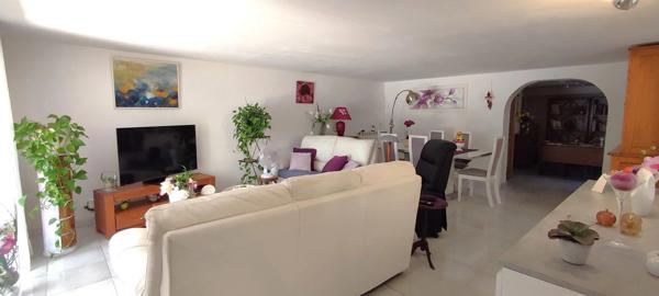 Vente Propriété 16 pièces 326 m2 à La Londe-les-Maures