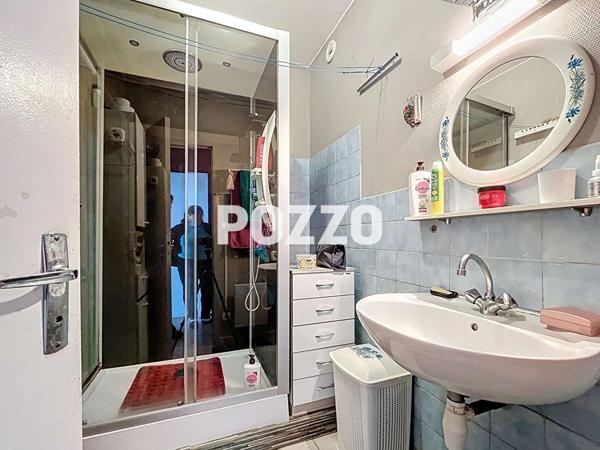 A vendre : Immeuble de 3 appartements loués à Saint-Martin-de-Bréhal (50290), 50m de la place BREHAL