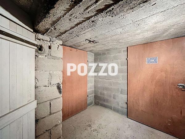 A vendre : Immeuble de 3 appartements loués à Saint-Martin-de-Bréhal (50290), 50m de la place BREHAL