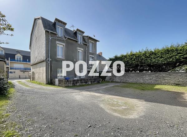 A vendre : Immeuble de 3 appartements loués à Saint-Martin-de-Bréhal (50290), 50m de la place BREHAL