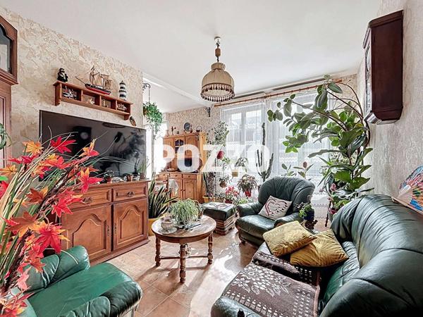 A vendre : Immeuble de 3 appartements loués à Saint-Martin-de-Bréhal (50290), 50m de la place BREHAL