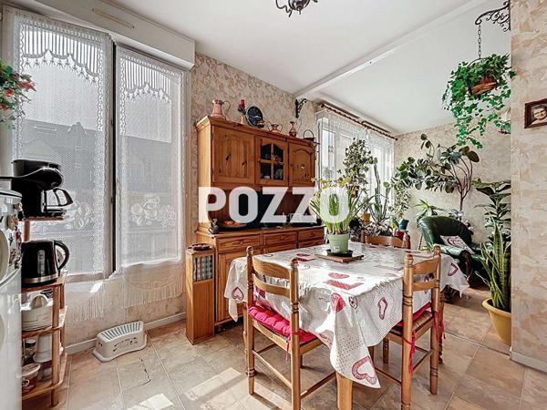 A vendre : Immeuble de 3 appartements loués à Saint-Martin-de-Bréhal (50290), 50m de la place BREHAL