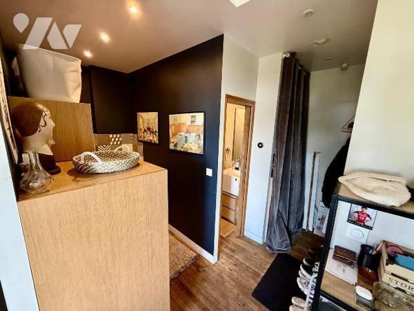 Appartement T1 bis - 25 m² - Vue bassin - Proche gare

Situé à proximité immédiate de la gare...