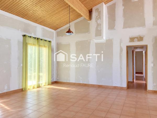 T4 115 m², plafond cathédrale & grand terrain